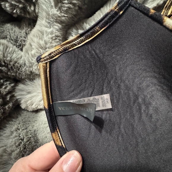 Victoria's Secret Leopard Print Bra - Picture 3 of 3